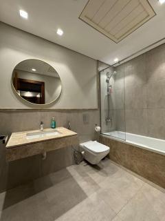 Luxury Apartment at Aeon Towers - Sheikh Zayed - 6