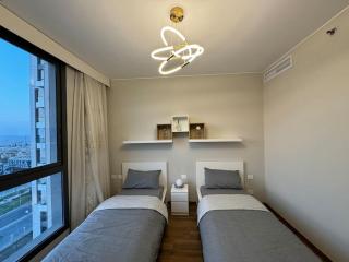 Luxury Apartment at Aeon Towers - Sheikh Zayed - 2