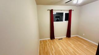 Homey and Comfy House - Edmonton - 3