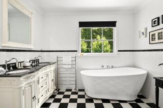 Charming Country Escape - 5