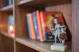 American Embassy Gem - 8