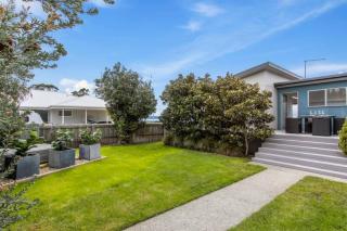 Seven Mile Beach House - Surf, Hike, Golf - 5