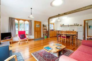 Wine Loft - Cosy Country Retreat with Ocean Views - Kettering - 6