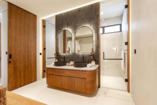 Luxurious & Serene Apt with Private Pool, Central - Canggu - 7