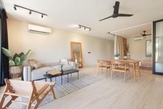 Luxurious & Serene Apt with Private Pool, Central - Canggu - 9