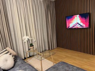 Black Sea Breeze Apartment - Batumi - 5