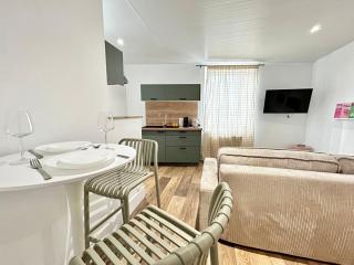 Le Toulousain, proche Legrand et autoroute - 2