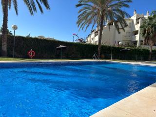 BilBil 2 bedr- pool, tennis, golf w garage - Benalmádena - 8