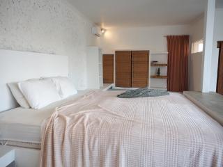 Tsunagari Studio Apartment Babakan - 0