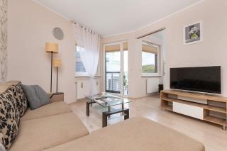Przytulny Apartament z Widokiem na Morze i Parkingiem by Noclegi Renters - Puck - 2