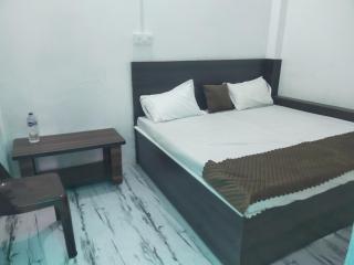 Shri Ram Dham Homestay and Lawn - Ayodhya - 7