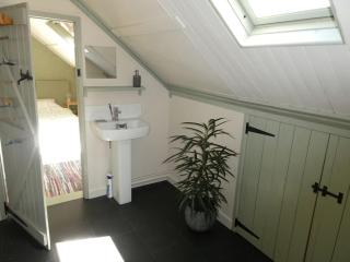 Bramble - romantic barn conversion with shared hot tub - Dundon - 1