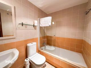 Beautiful Ground Floor Apartment - Garden - SUS01 - 1
