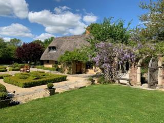 3 Bed in Cotswold 95715 - Ludgershall - 0