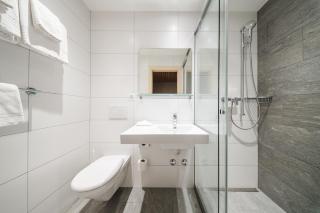 Hotel Quellenhof - Self Check-in & Adults Only - Arosa - 2