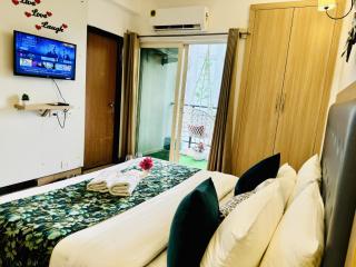 Balcony Escape Stay By Buddies Home - 2