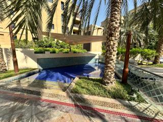 Luxurious 1BR Aprt Burj Khalifa Area - Dubai - 2