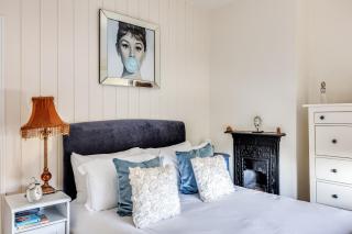 West Street Cottage with Free Parking, Smart TV and Fast Wifi by Yoko Property - Steeple Claydon - 5
