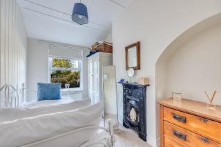 West Street Cottage with Free Parking, Smart TV and Fast Wifi by Yoko Property - Steeple Claydon - 3
