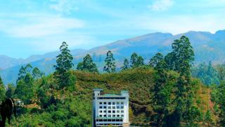 Clouds Valley Hotel - Munnar - 9