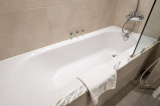 Modern 2BR apartment perfect for 4 in Business Bay - Dubai - 6