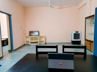 SIGNlN Homestay Master Four Guest Room First EFs Triple 8 Triple 6 zero 628 - Tirupati - 0