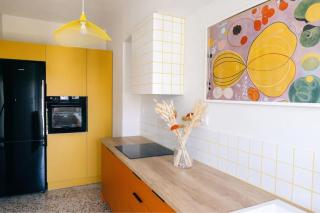 Vibrant Retreat - Funky Style and Acropolis View - Atene - 9