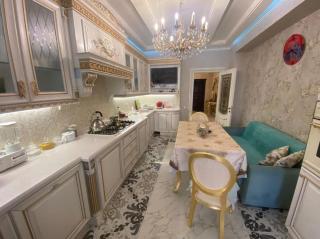 Two-Bedroom Deluxe Apartment with Balcony - Baku - 0