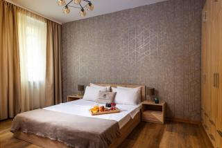 Spacious With Lovely Terrace - 8