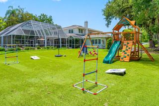 Exquisite Villa with POOLGAMES- 18 Guests - 1