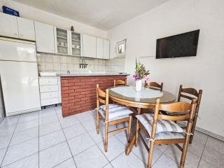 Apartment Pažanin-2 by Interhome - 8