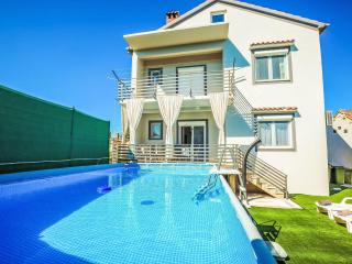 Holiday Home Family by Interhome - Malić - 9