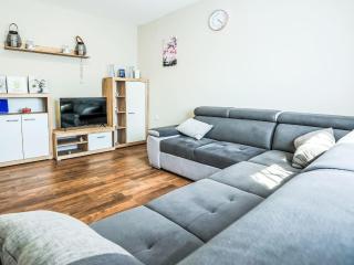 Holiday Home Family by Interhome - Malić - 3