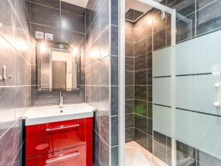 Studio Les Tommeuses - Val Claret-38 by Interhome - 4