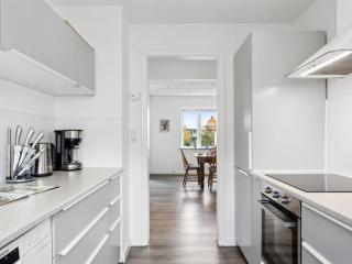 Apartment Anetta - 300m from the sea by Interhome - 3