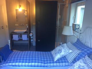 Chiemgau-ROOM, helles Souterrain, eigene Terrasse - 2