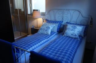 Chiemgau-ROOM, helles Souterrain, eigene Terrasse - 1