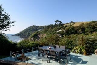 Beach Front House with Stunning Sea Views and Free Use of a Local Indoor Pool - Talland - 5