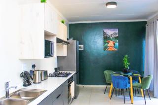 Cozy One-Bedroom in Trendy Midrand - Midrand - 8