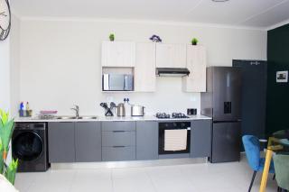 Cozy One-Bedroom in Trendy Midrand - Midrand - 4