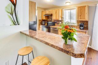 1 Mi to Tubbs Hill and Lake Midtown Home with Yard! - 1