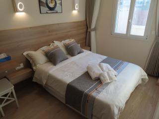 Chambre deux personnes avec salle de bain privative - Bondy - 9