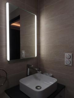 Chambre deux personnes avec salle de bain privative - Bondy - 1