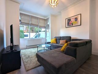 Large Edwardian Cadbury Home 4 bed 3 bath - Birmingham - 9