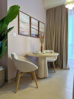 Naseem - Elegant Coastal Retreat with Stunning Marina Views - Dubai - 8