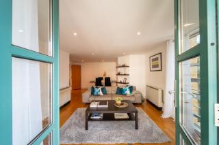 2BR Flat with Parking in London - Londres - 0