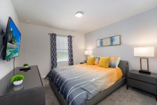Solara Resort home, wooded view pool 6BR, modern decor - Kissimmee - 4