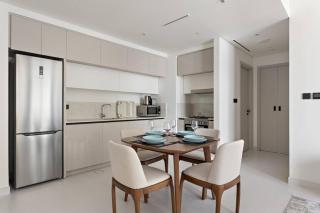 Chic Comfort Fully Furnished 1 BHK with Sea View and Beach Access - Dubai - 7