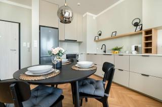 Air Conditioned Apartment in Warsaw with Parking and Bathtub by Noclegi Renters - 3