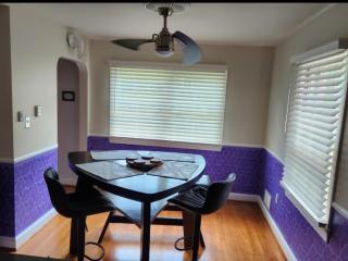 Amazing DC Home Away From Home - 4